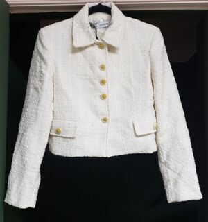 Zara Women’s Cream Cropped Tweed Jacket XS Long Sleeve Gold Button Accents NWT